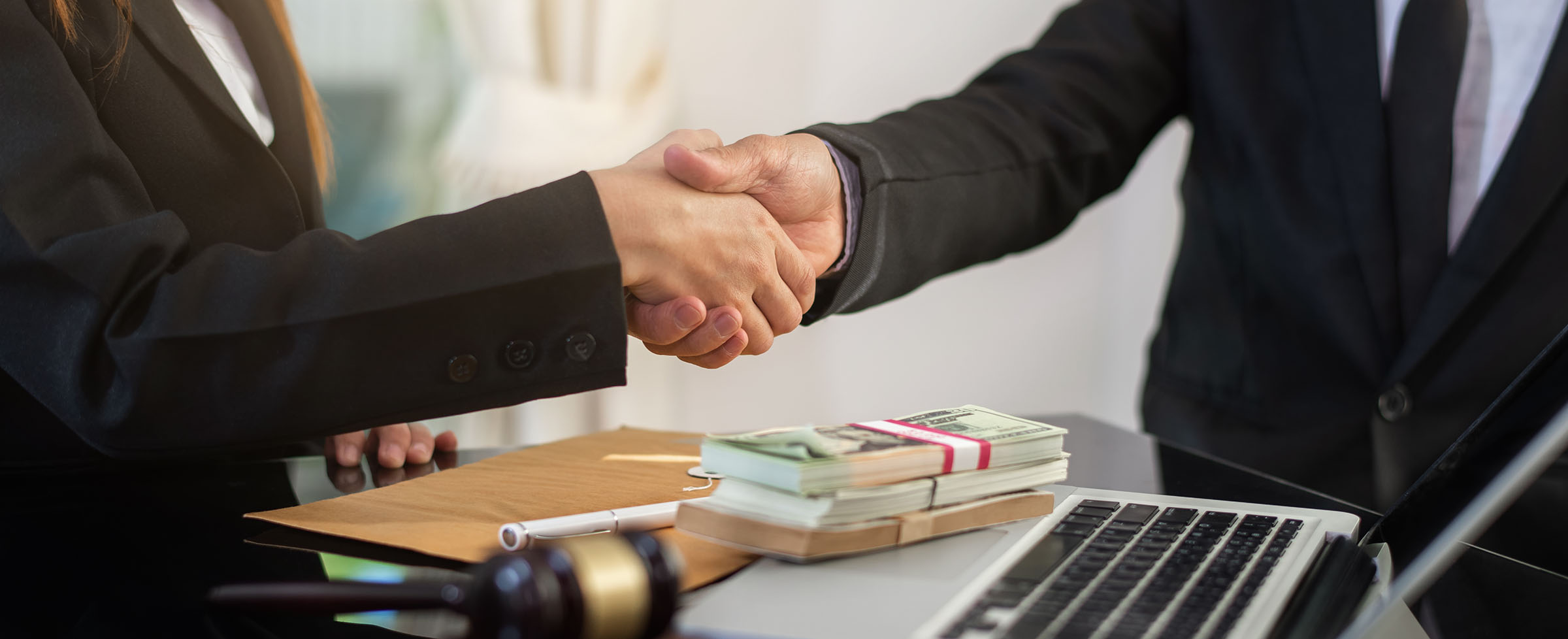 business-negotiation-concept-business-people-hands-X76B2W6.jpg